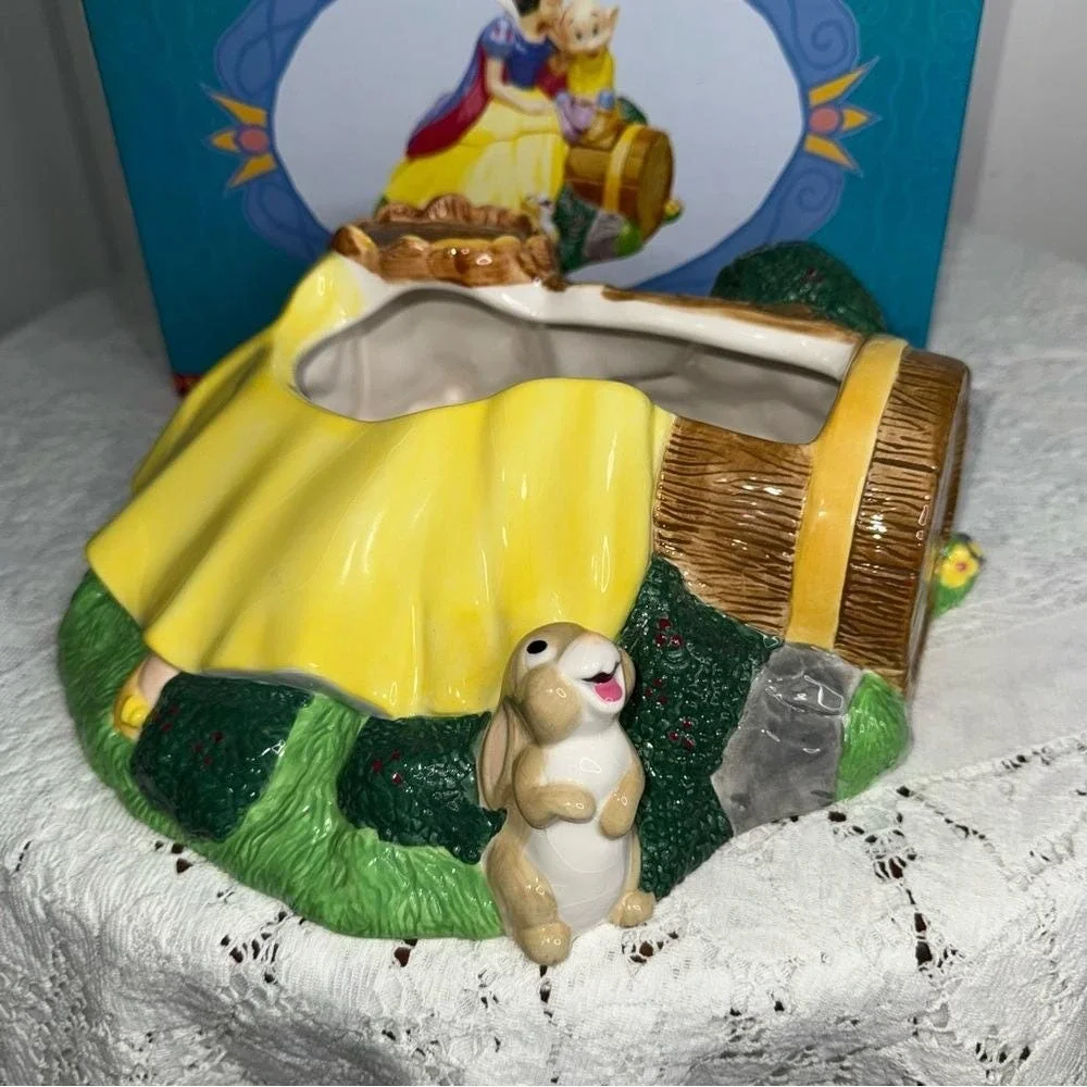 RARE Vintage Disney Treasure Craft Snow White kissing Dopey‎ Cookie Jar w/box